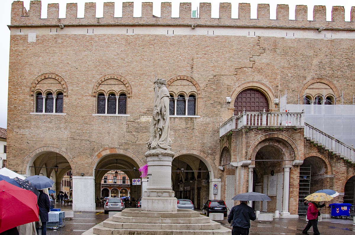 Piazza Indipendenza